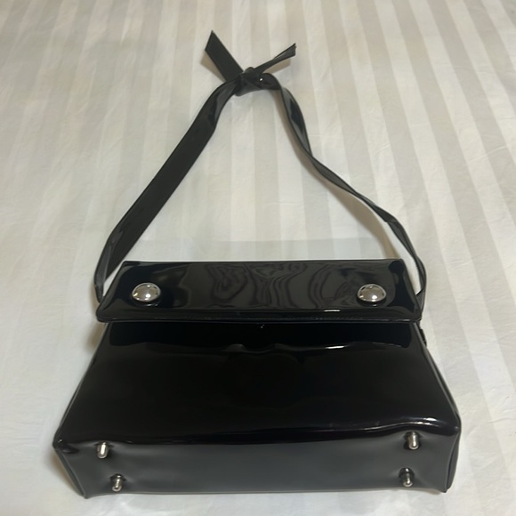 Vintage CROWN LEWIS black patent leather bag with silver accents bow and strap - Picture 3 of 13
